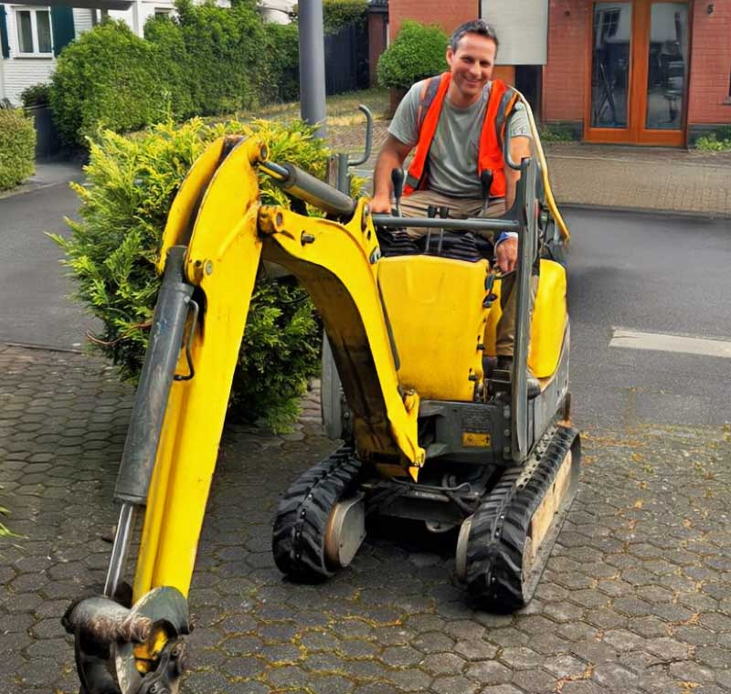 Bagger mit Fahrer mieten in Köln